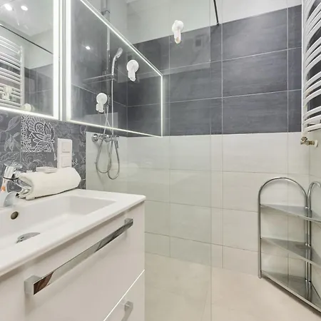 Apartment Drzewieckiego With Parking By Renters *