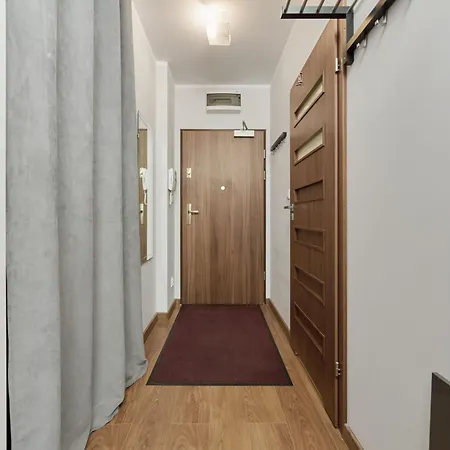 Drzewieckiego With Parking By Renters