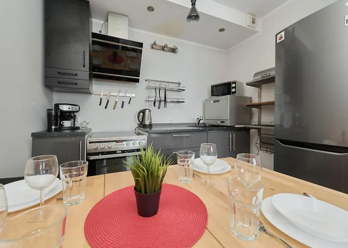 Drzewieckiego With Parking By Renters