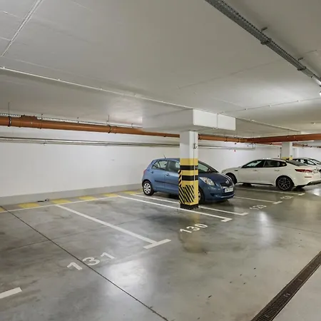 Drzewieckiego With Parking By Renters شقة *